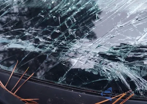 2022 Toyota Camry Le Hybrid z USA, uszkodzony, nr VIN 4T1C31AK7NU586668